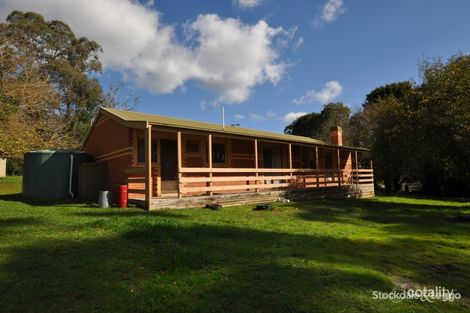 1 Mountain Rd, Cockatoo, VIC 3781