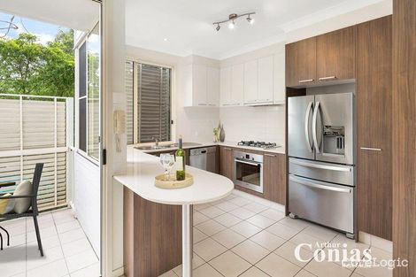 Property photo of 4/163 Central Avenue Indooroopilly QLD 4068