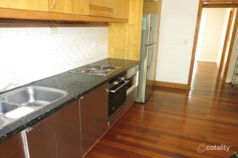 Property photo of 8 Boomerang Road St Lucia QLD 4067