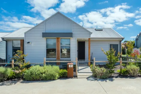 Property photo of 7/3 Cover Drive New Gisborne VIC 3438