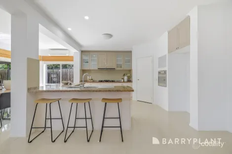 Property photo of 13 Clocktower Court Berwick VIC 3806