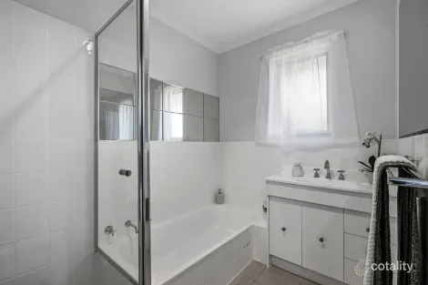 Property photo of 2/44 Maple Avenue Aberfoyle Park SA 5159