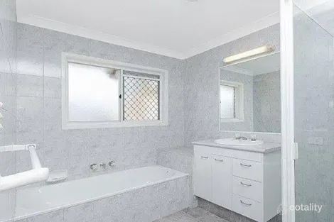 Property photo of 18 Premworth Place Runcorn QLD 4113