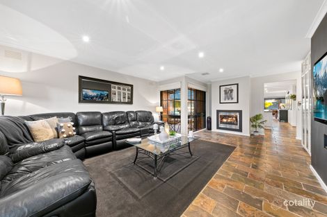 Property photo of 4 Greenacre Crescent Narre Warren VIC 3805