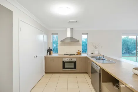 Property photo of 6 Harrison Place Griffith NSW 2680
