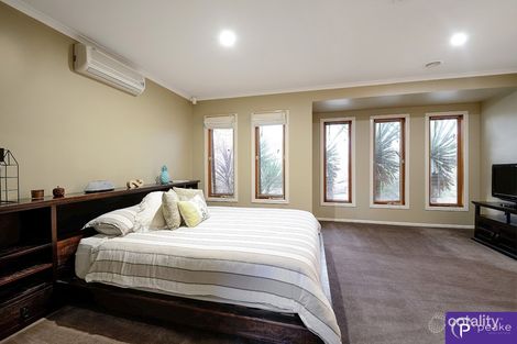 Property photo of 12 Biralee Court Berwick VIC 3806