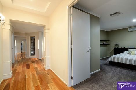 Property photo of 12 Biralee Court Berwick VIC 3806