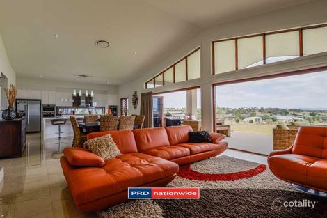 Property photo of 5 Daintree Circuit Moore Creek NSW 2340