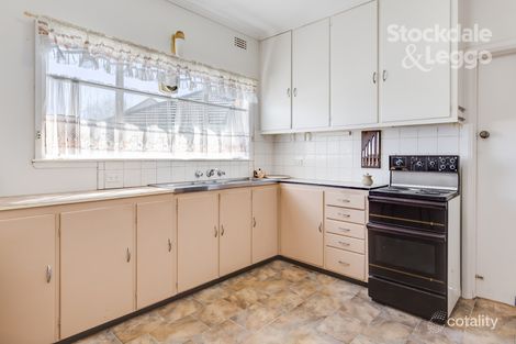 Property photo of 13 Grenfell Road Mount Waverley VIC 3149