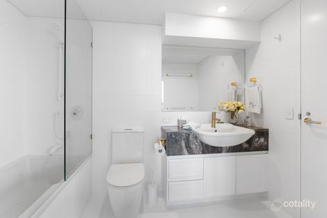 Property photo of 2/75 Brighton Parade Southport QLD 4215