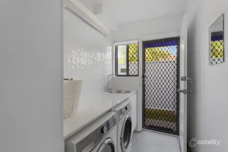 Property photo of 1/87 Mountain View Avenue Miami QLD 4220