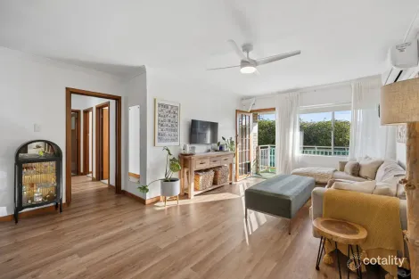 8/30 LOCKWOOD ST, YOKINE, WA 6060