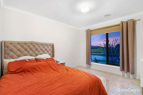 Property photo of 33 Voyager Boulevard Tarneit VIC 3029