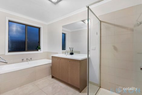 Property photo of 33 Voyager Boulevard Tarneit VIC 3029