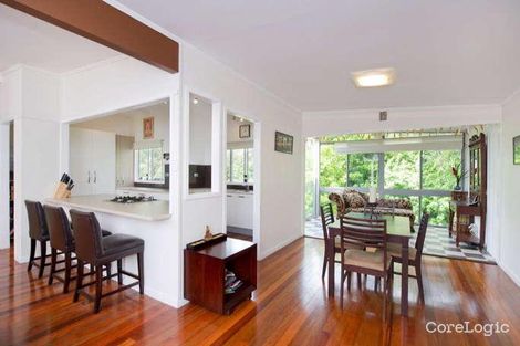 Property photo of 28 Fairholme Street Kenmore QLD 4069