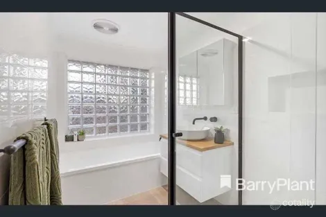 Property photo of 1/24 Winnetka Drive Lilydale VIC 3140