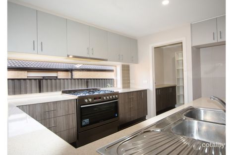 Property photo of 37 Windermere Boulevard Pakenham VIC 3810