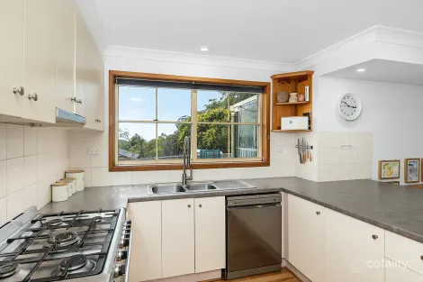 Property photo of 31 Oxley Crescent Mollymook Beach NSW 2539