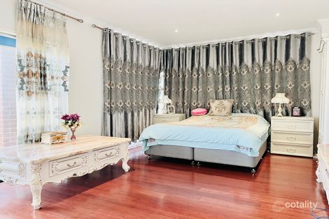 Property photo of 37 Elmswood Boulevard Keysborough VIC 3173