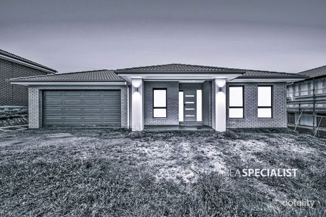 Property photo of 112 Grandvue Boulevard Pakenham VIC 3810
