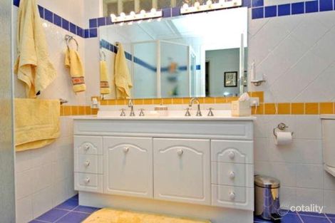 Property photo of 40 Roebuck Drive Salter Point WA 6152