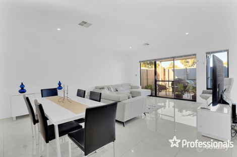 Property photo of 14A Rotsee Place Champion Lakes WA 6111