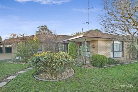13 Lawrence St, Sebastopol, VIC 3356
