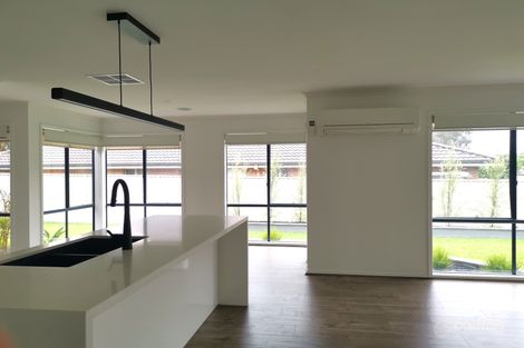 Property photo of 41 Stone Hill Circuit Cranbourne East VIC 3977