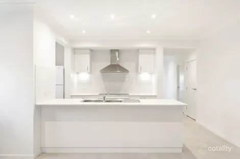 Property photo of 46 Bowerbird Street Deebing Heights QLD 4306