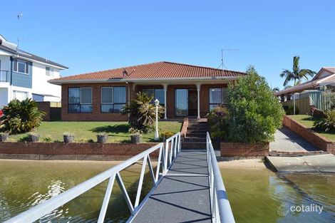 Property photo of 14 Acacia Circuit Yamba NSW 2464