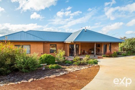 17 Robinia Way, Kangaroo Gully, WA 6255