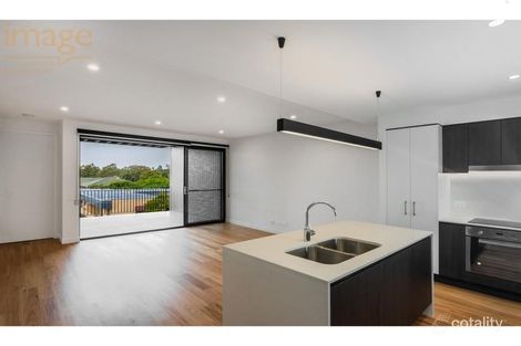 Property photo of 408/133 Clarence Road Indooroopilly QLD 4068
