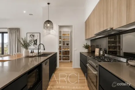 Property photo of 8 Cowdray Crescent Officer VIC 3809