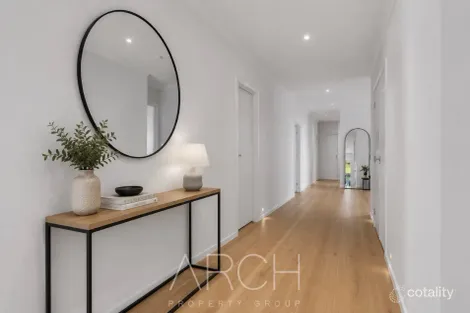 Property photo of 8 Cowdray Crescent Officer VIC 3809