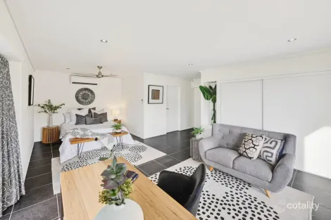 Property photo of 16 Stirling Drive Castle Hill QLD 4810