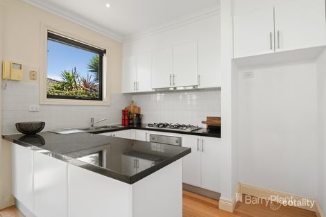 Property photo of 2/19 Outhwaite Avenue Doncaster VIC 3108