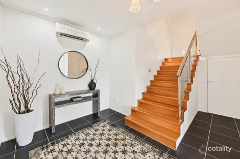 Property photo of 16 Stirling Drive Castle Hill QLD 4810