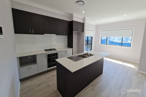 Property photo of 28 Ardennes Avenue Edmondson Park NSW 2174