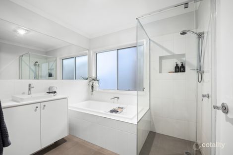 Property photo of 30 Explorers Road White Rock QLD 4306