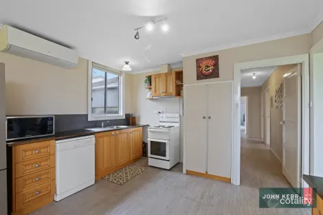 Property photo of 52 Newark Avenue Newborough VIC 3825