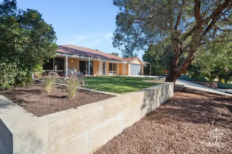 Property photo of 10 Rootes Road Lesmurdie WA 6076