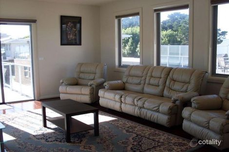 Property photo of 1/256 Dromana Parade Safety Beach VIC 3936