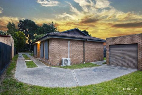 2/7 Banks Rd, Cranbourne, VIC 3977