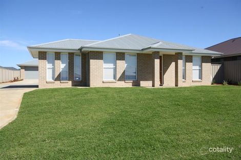 Property photo of 1/14 Willang Crescent Glenfield Park NSW 2650