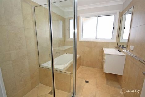 Property photo of 1/14 Willang Crescent Glenfield Park NSW 2650