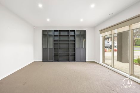 Property photo of 6 Russel Way Doreen VIC 3754