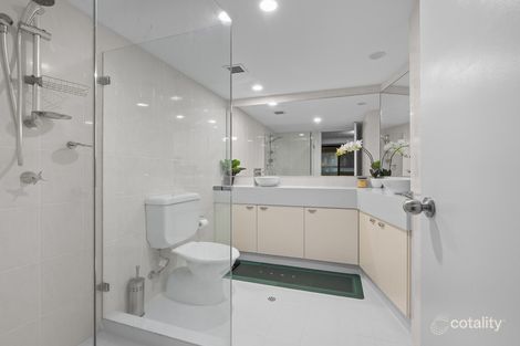 Property photo of 6/274 Marine Parade Labrador QLD 4215