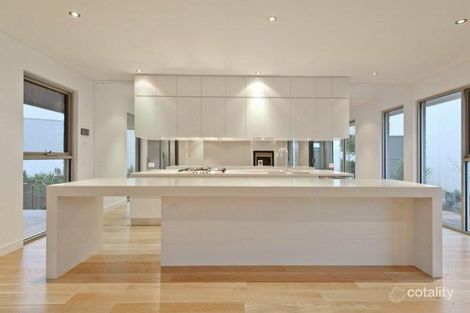 Property photo of 1 Guest Close Kew VIC 3101