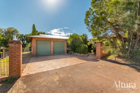 100 Grove Rd, Lesmurdie, WA 6076