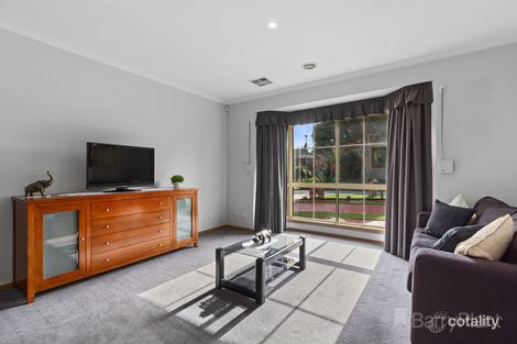 Property photo of 2 Kerrilea Court Kilsyth South VIC 3137